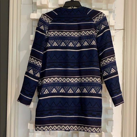 Geometric Motif Oversized Jacket - Picture 5 of 8